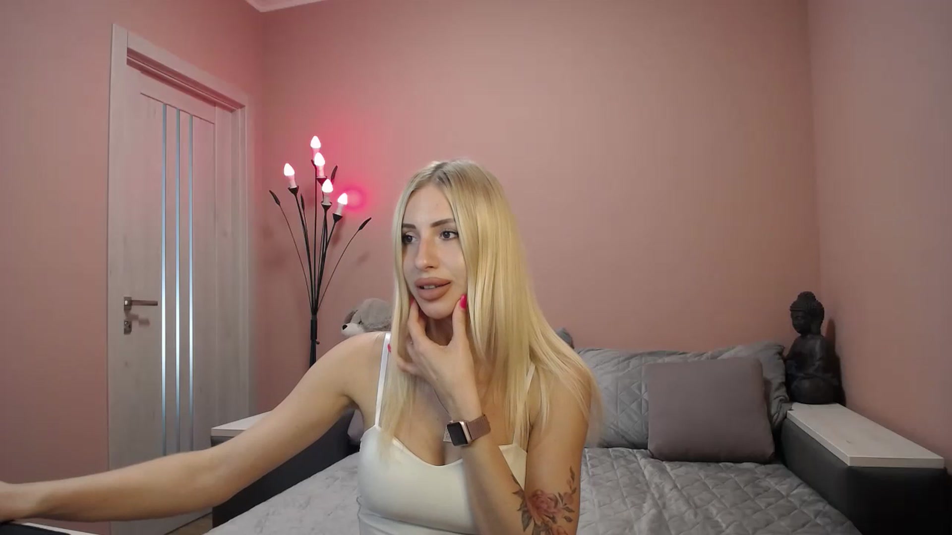 Gallery image thumbnail from KimKalash's myfreecams stream on, 07/02/2023, 08:49 image 16 of 20