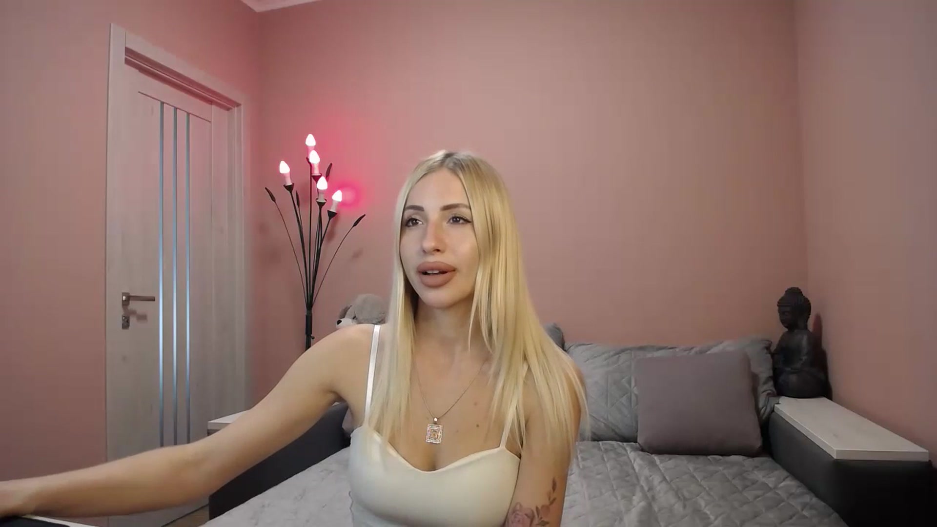 Gallery image thumbnail from KimKalash's myfreecams stream on, 07/02/2023, 08:49 image 4 of 20