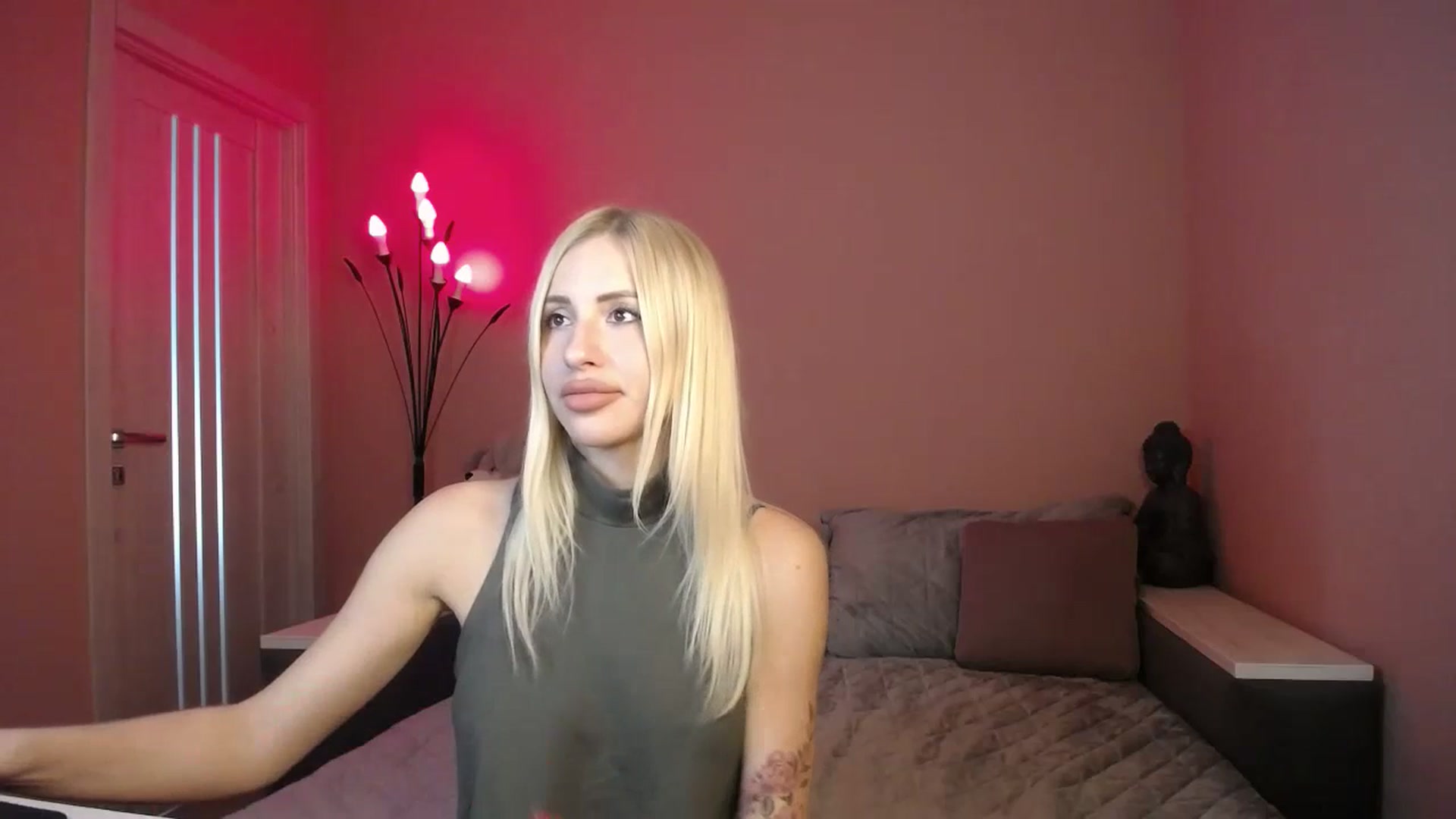 Gallery image thumbnail from KimKalash's myfreecams stream on, 07/03/2023, 08:57 image 6 of 20