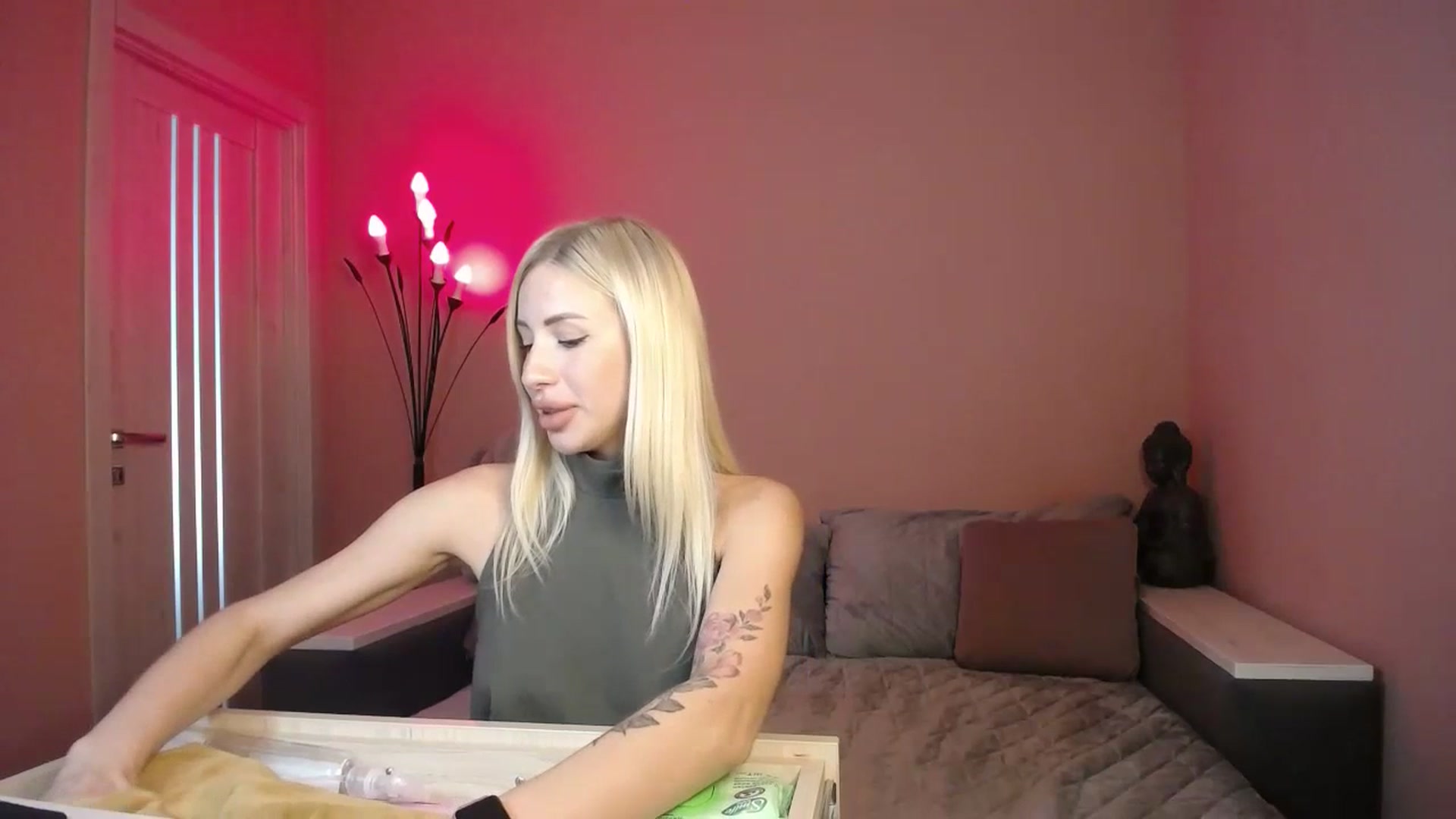 Gallery image thumbnail from KimKalash's myfreecams stream on, 07/03/2023, 08:57 image 9 of 20