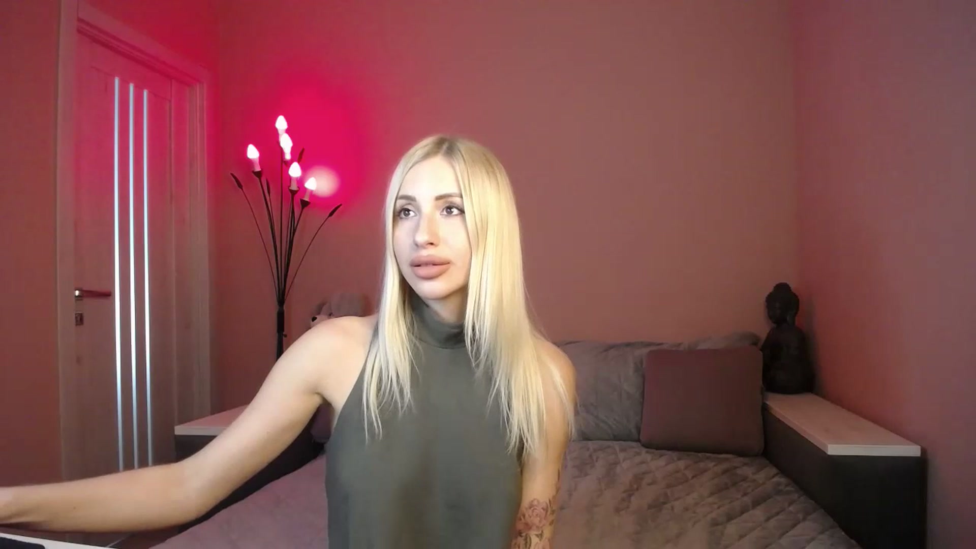 Gallery image thumbnail from KimKalash's myfreecams stream on, 07/03/2023, 08:57 image 13 of 20