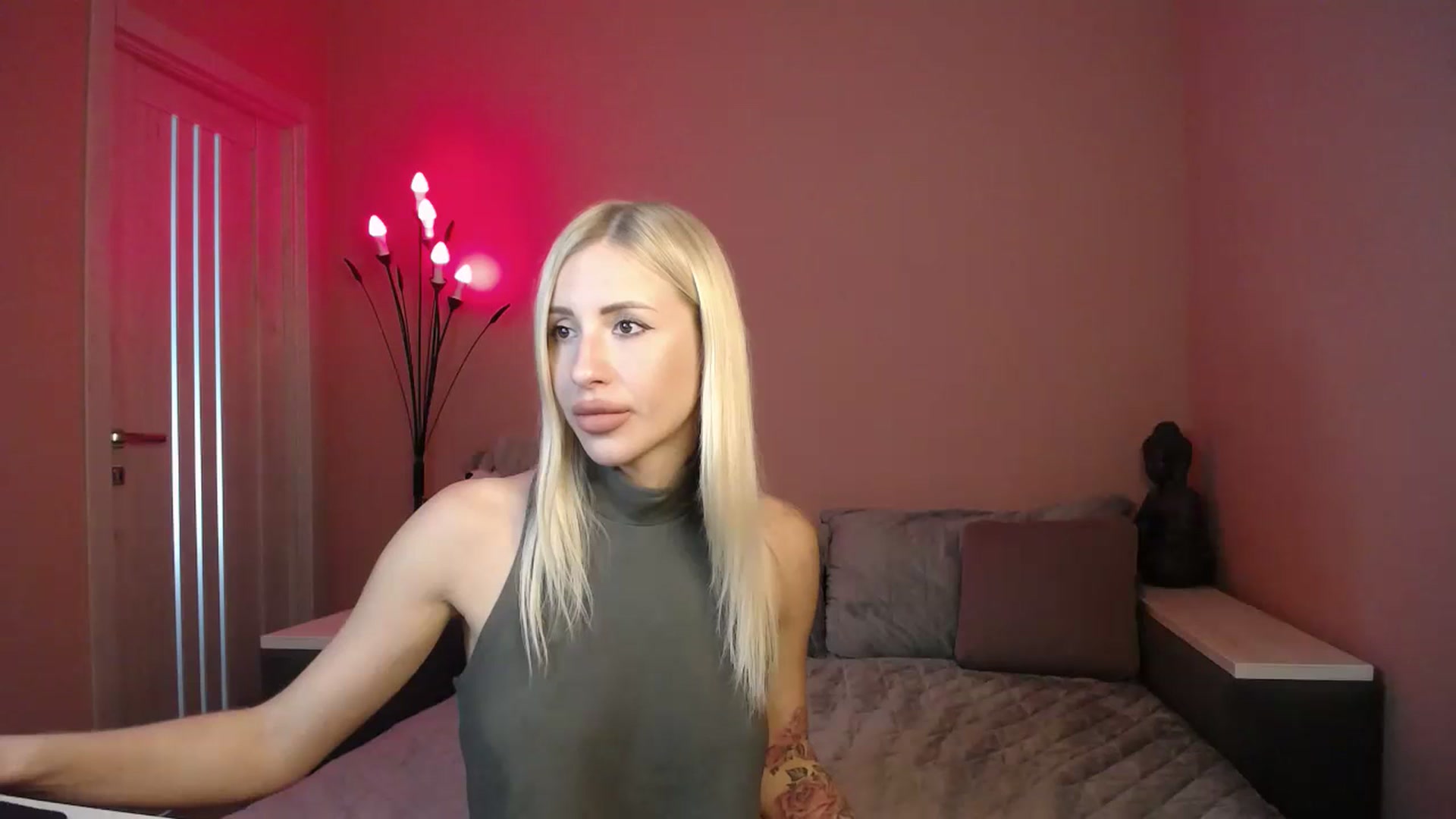 Gallery image thumbnail from KimKalash's myfreecams stream on, 07/03/2023, 08:57 image 15 of 20