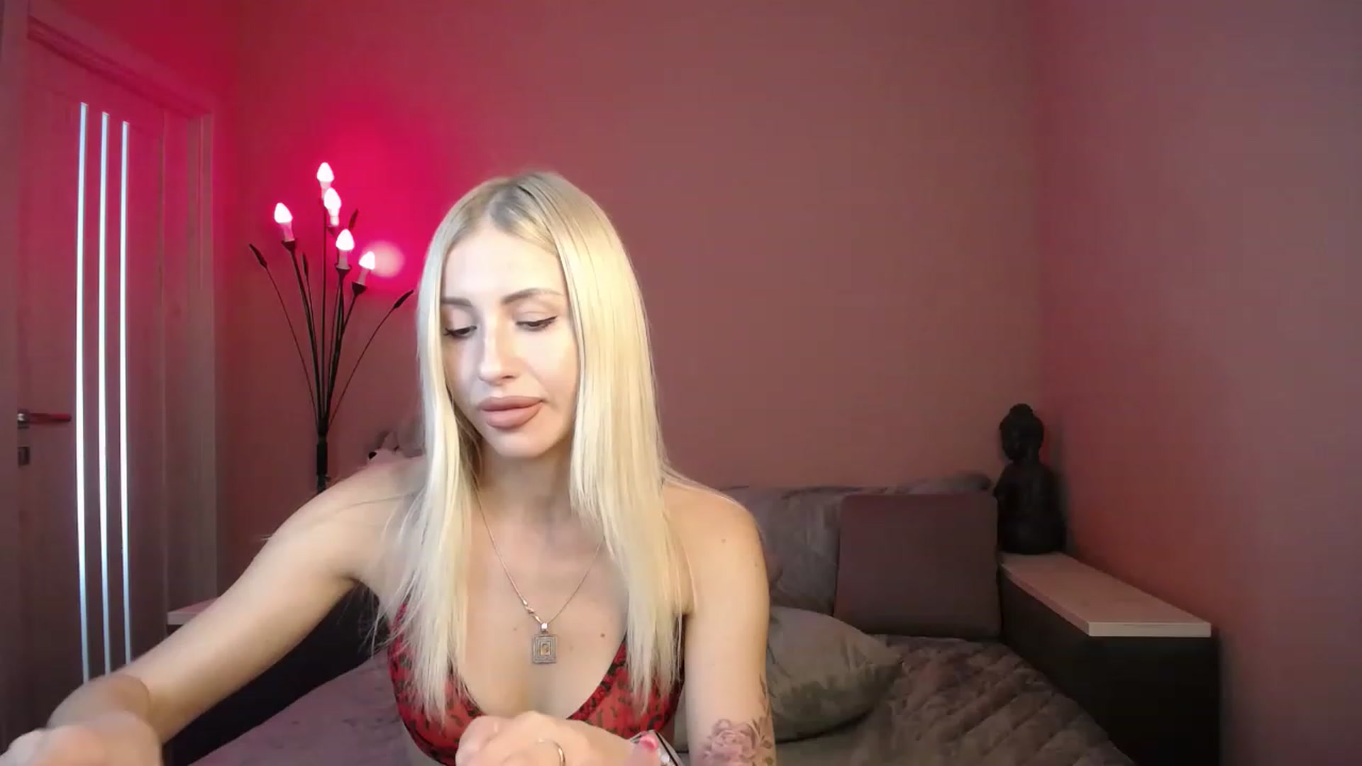 Gallery image thumbnail from KimKalash's myfreecams stream on, 07/04/2023, 10:25 image 8 of 20