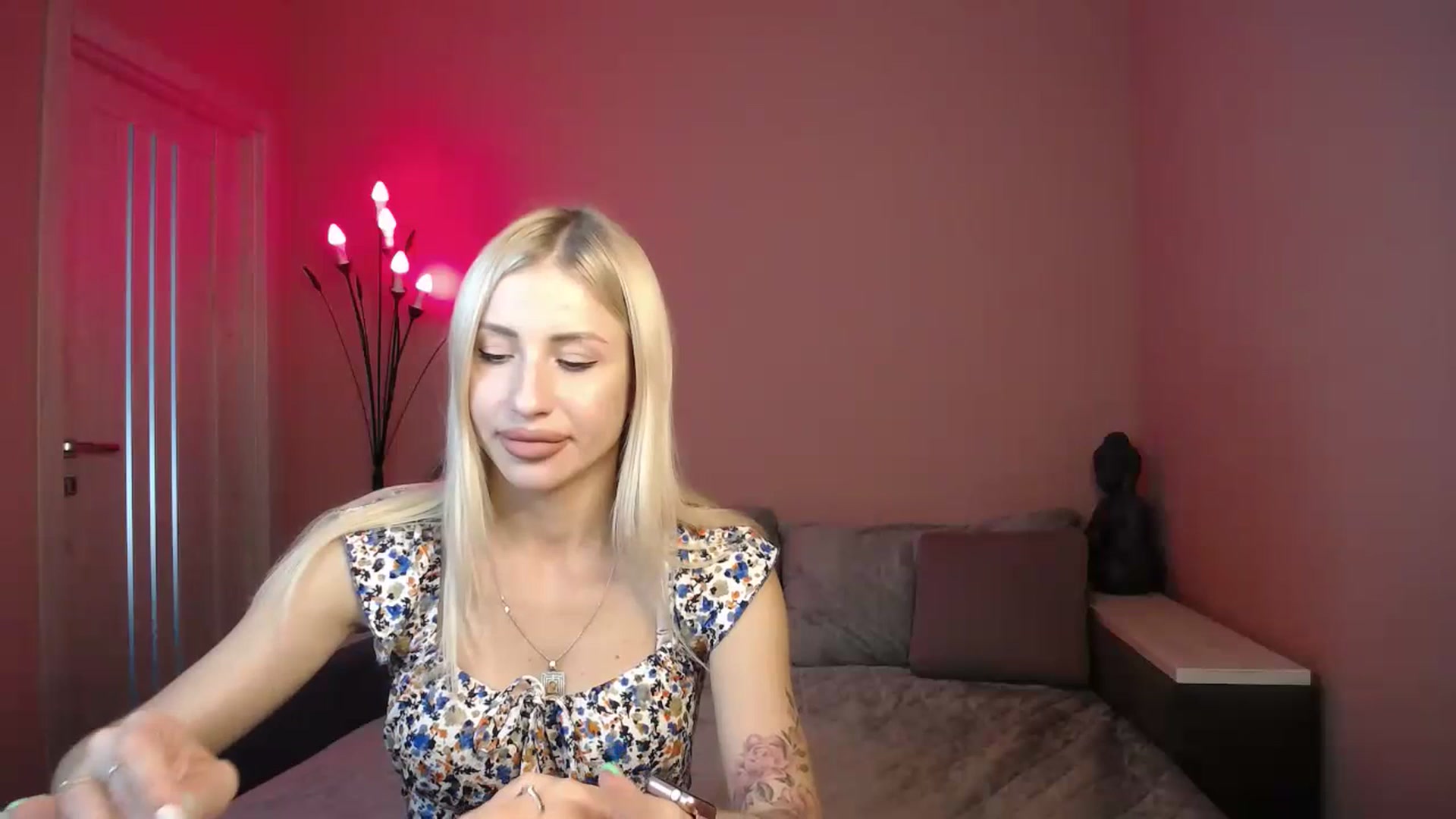 Gallery image thumbnail from KimKalash's myfreecams stream on, 07/05/2023, 08:38 image 1 of 20