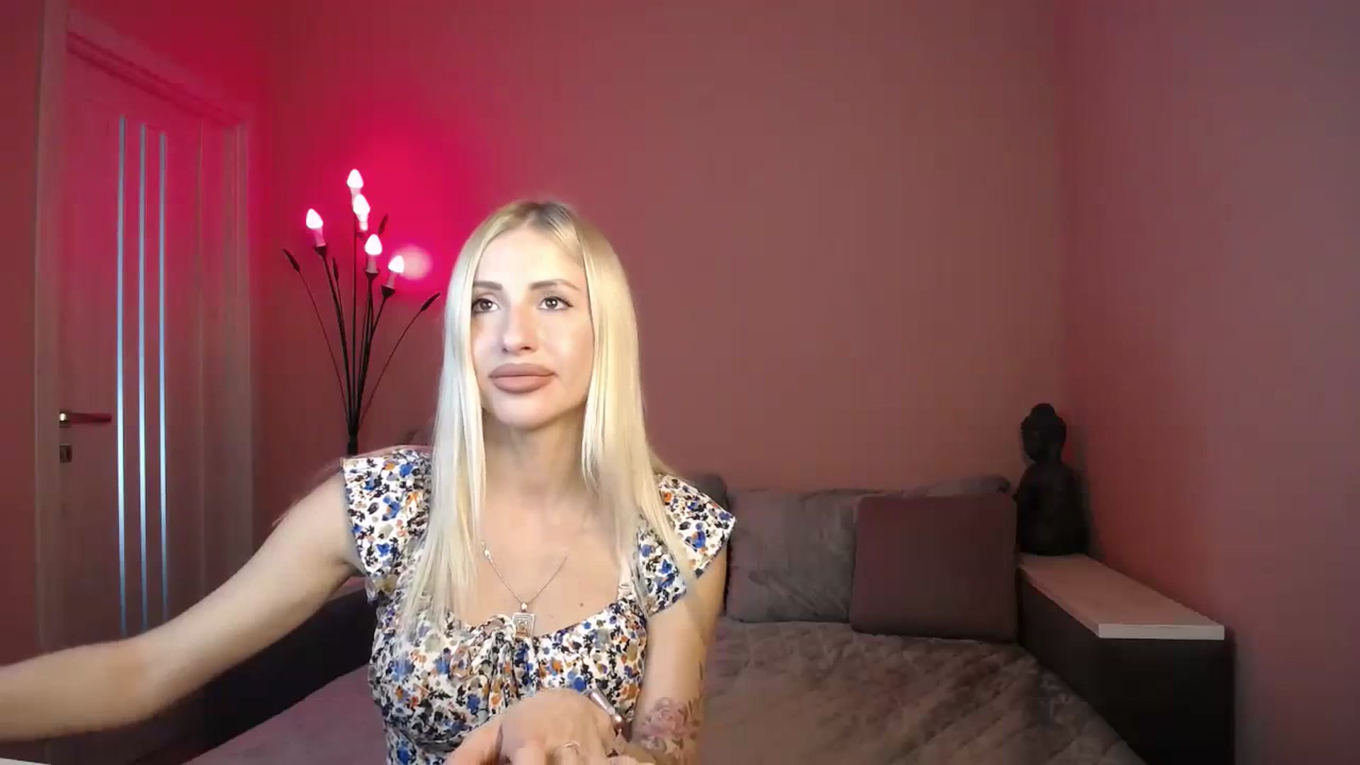 Gallery image thumbnail from KimKalash's myfreecams stream on, 07/05/2023, 08:38 image 3 of 20