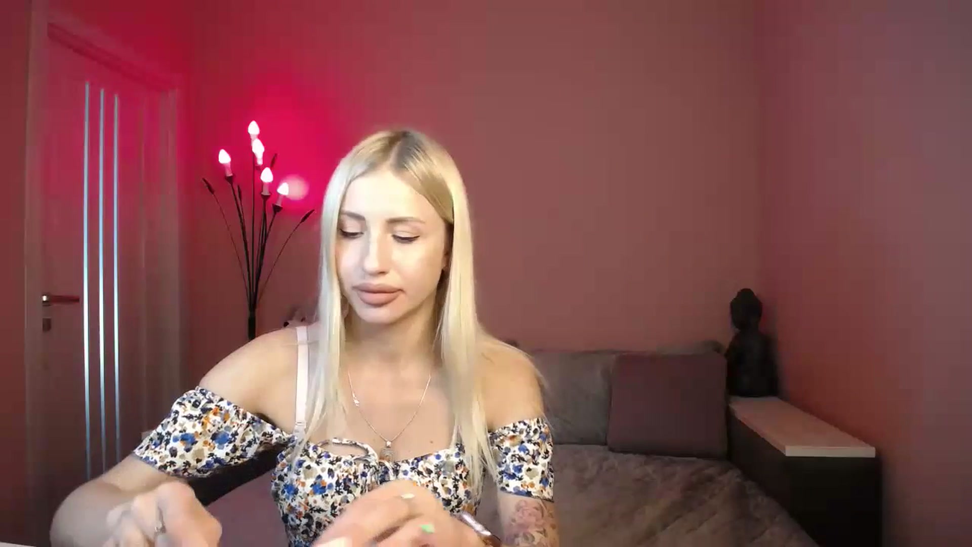 Gallery image thumbnail from KimKalash's myfreecams stream on, 07/05/2023, 08:38 image 15 of 20