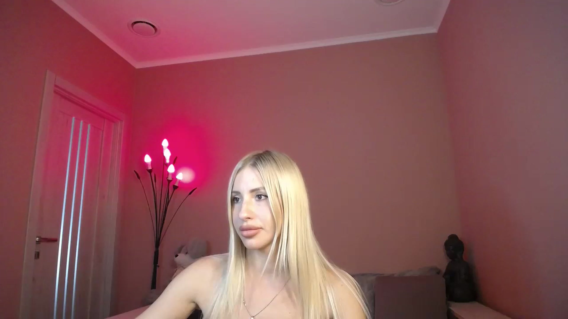 Gallery image thumbnail from KimKalash's myfreecams stream on, 07/05/2023, 12:52 image 18 of 20