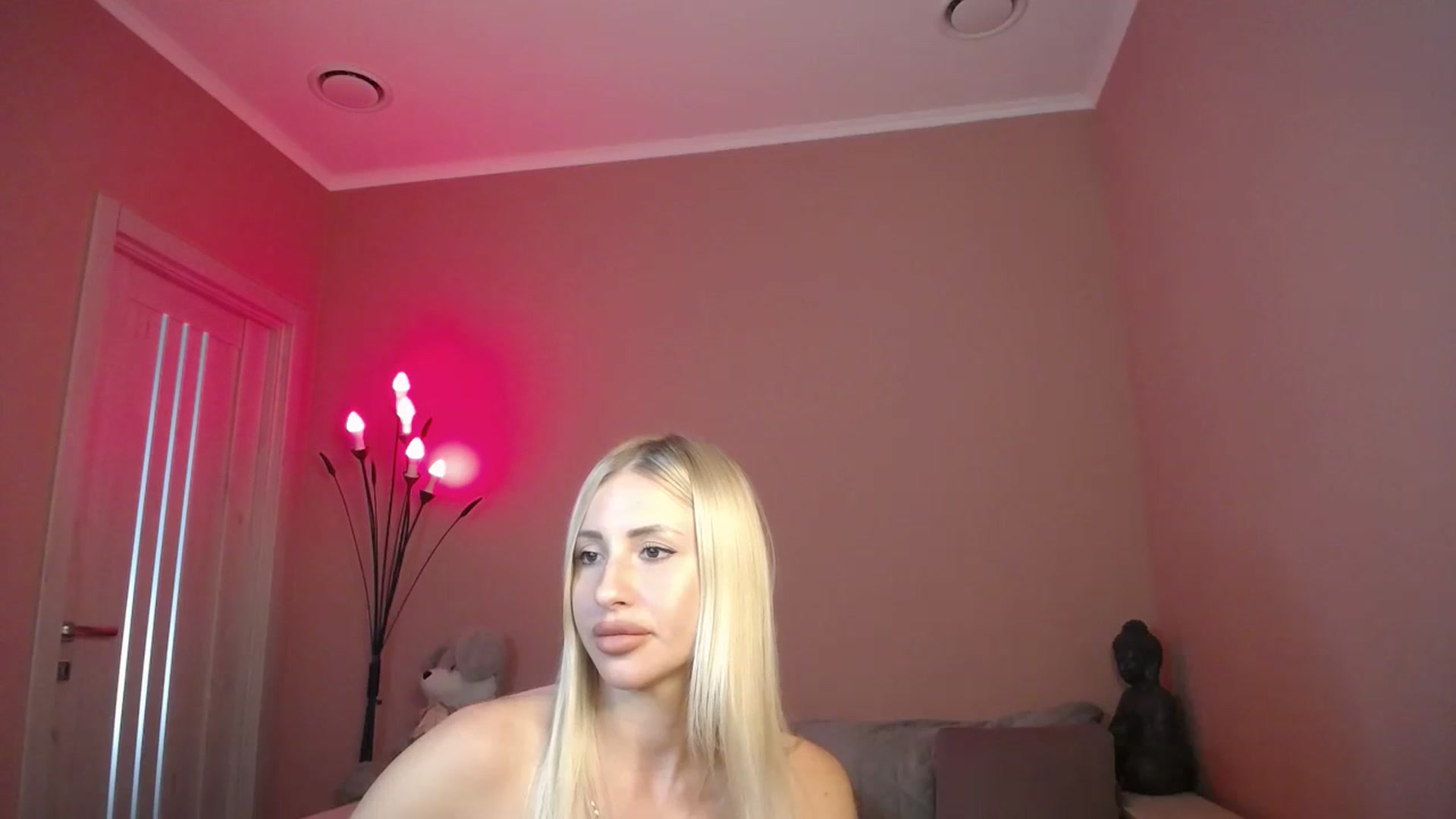 Gallery image thumbnail from KimKalash's myfreecams stream on, 07/05/2023, 12:52 image 9 of 20