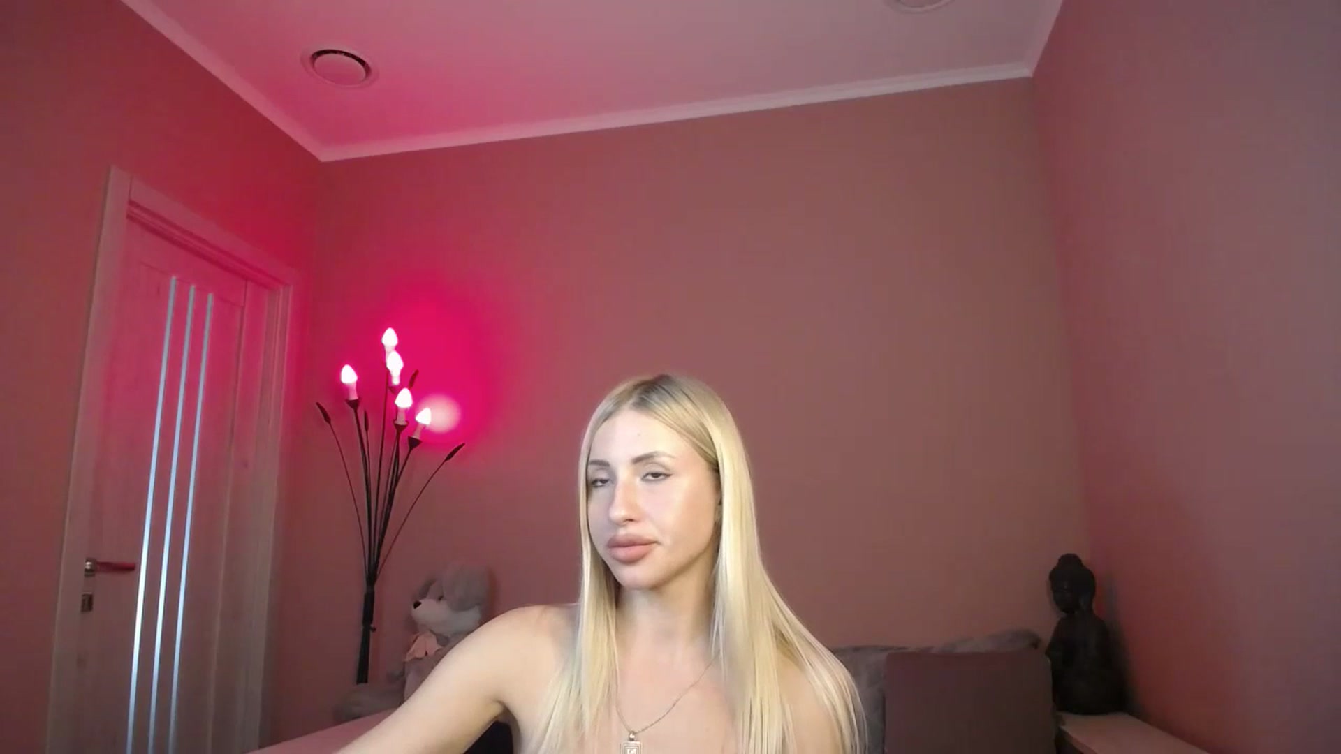 Gallery image thumbnail from KimKalash's myfreecams stream on, 07/05/2023, 12:52 image 19 of 20