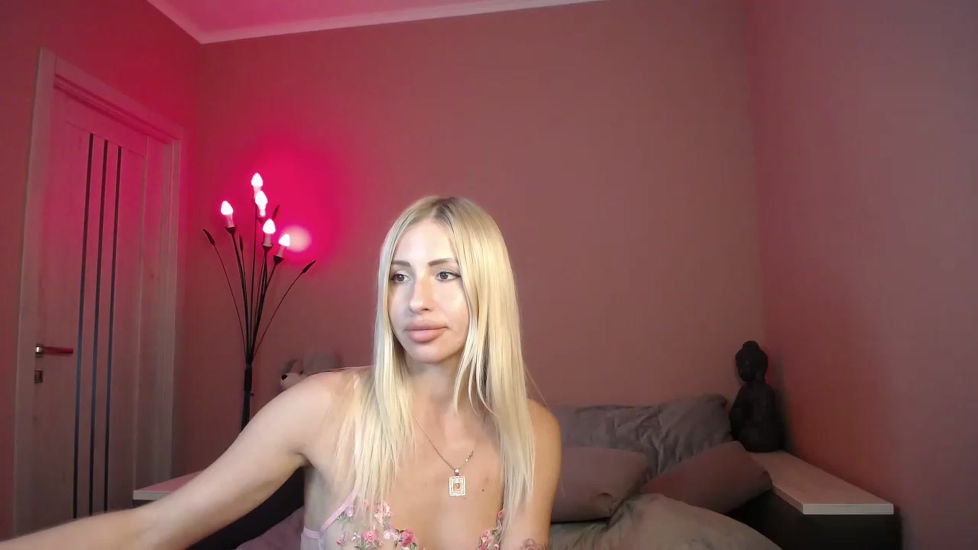 Gallery image thumbnail from KimKalash's myfreecams stream on, 07/07/2023, 13:18 image 19 of 20