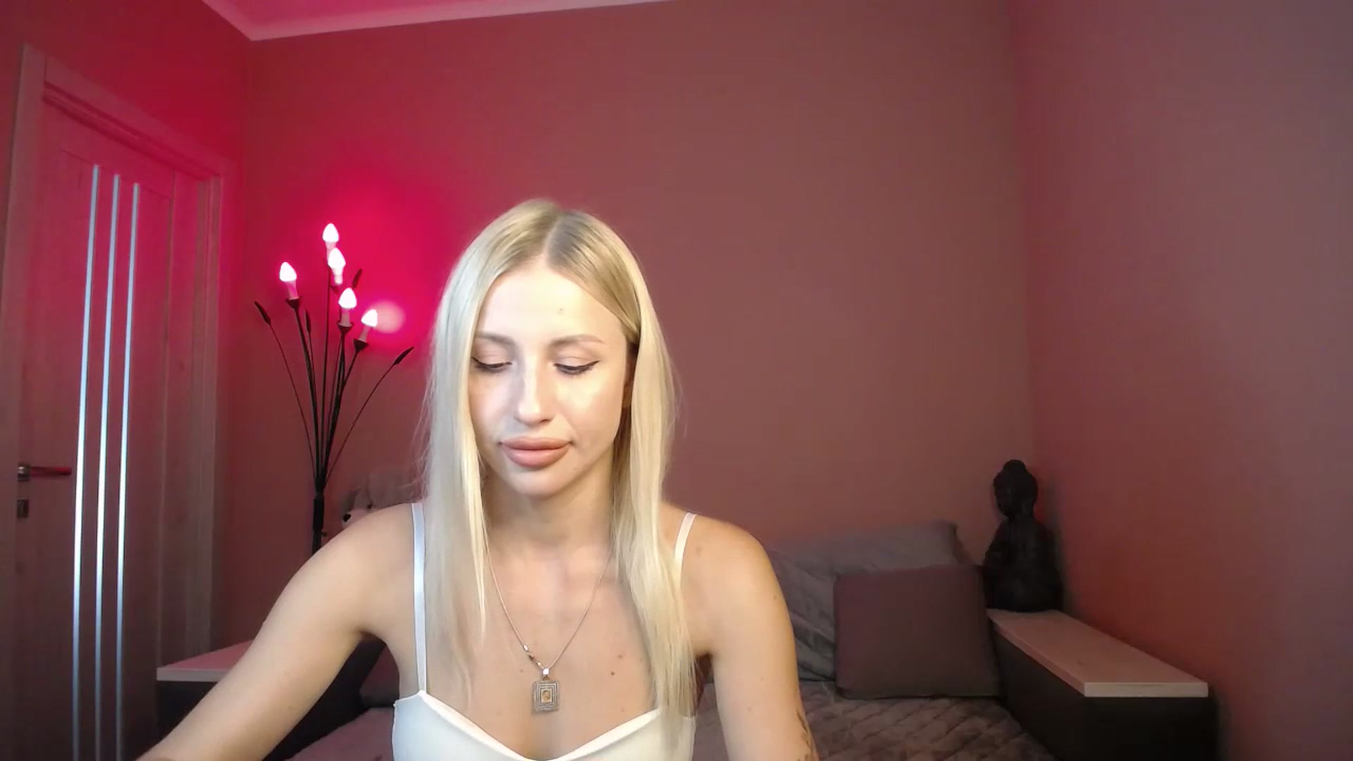 Gallery image thumbnail from KimKalash's myfreecams stream on, 07/10/2023, 08:54 image 18 of 20