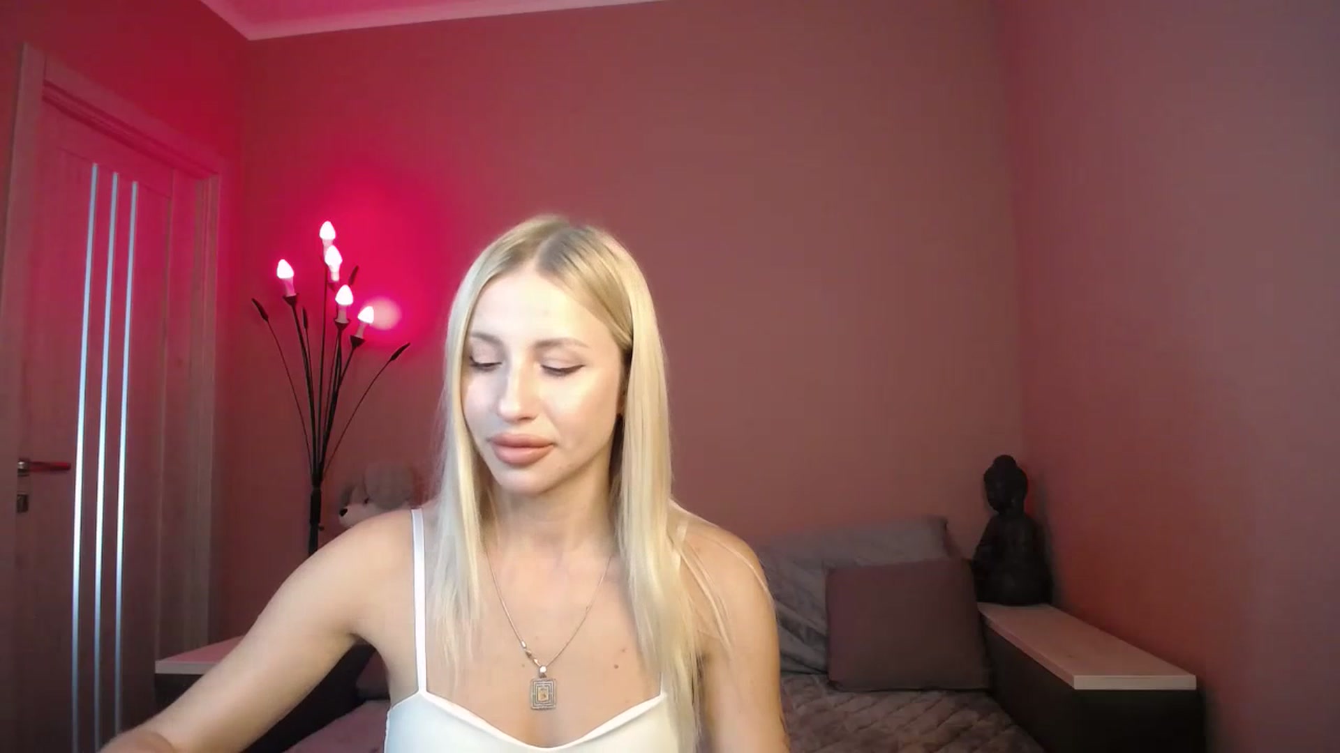 Gallery image thumbnail from KimKalash's myfreecams stream on, 07/10/2023, 08:54 image 12 of 20