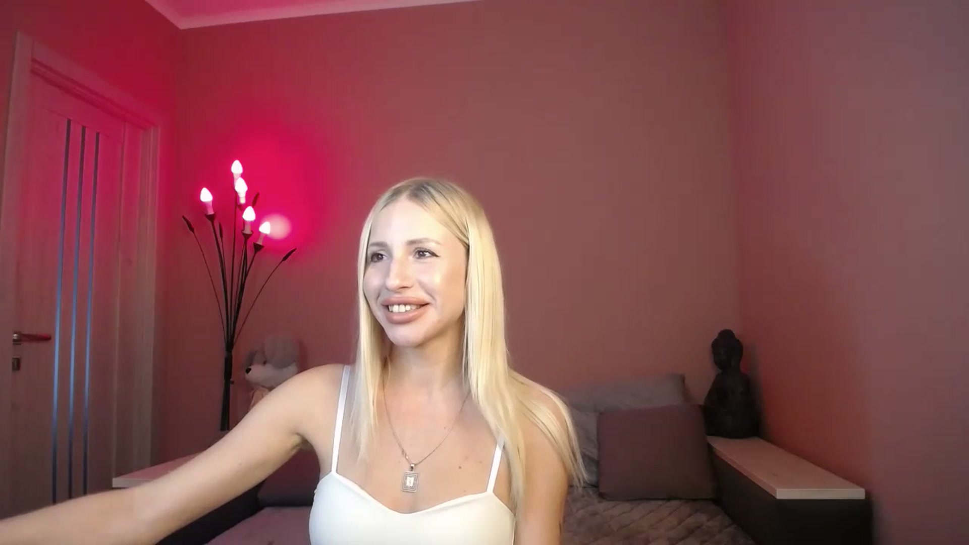 Gallery image thumbnail from KimKalash's myfreecams stream on, 07/10/2023, 08:54 image 4 of 20