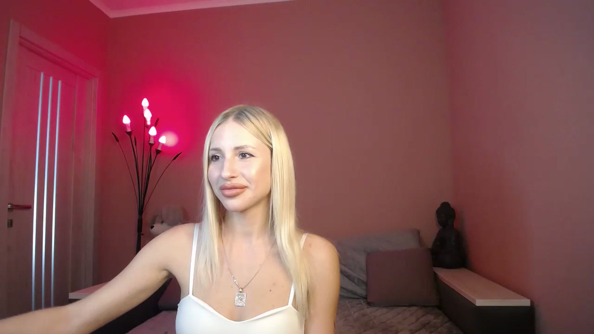 Gallery image thumbnail from KimKalash's myfreecams stream on, 07/10/2023, 08:54 image 7 of 20