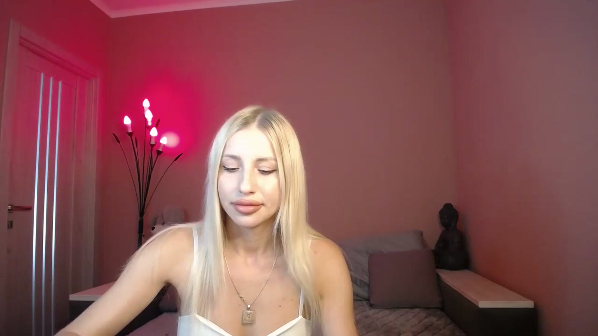 Gallery image thumbnail from KimKalash's myfreecams stream on, 07/10/2023, 08:54 image 2 of 20