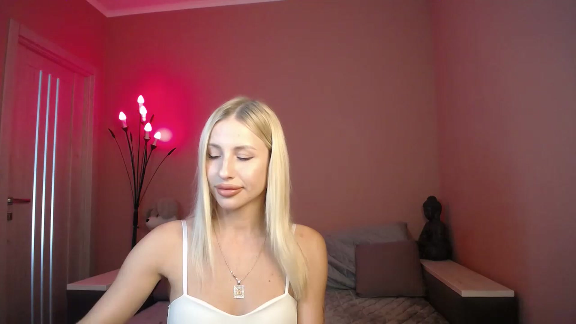 Gallery image thumbnail from KimKalash's myfreecams stream on, 07/10/2023, 08:54 image 15 of 20