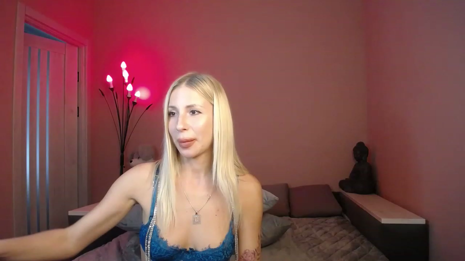 Gallery image thumbnail from KimKalash's myfreecams stream on, 07/10/2023, 13:53 image 4 of 20