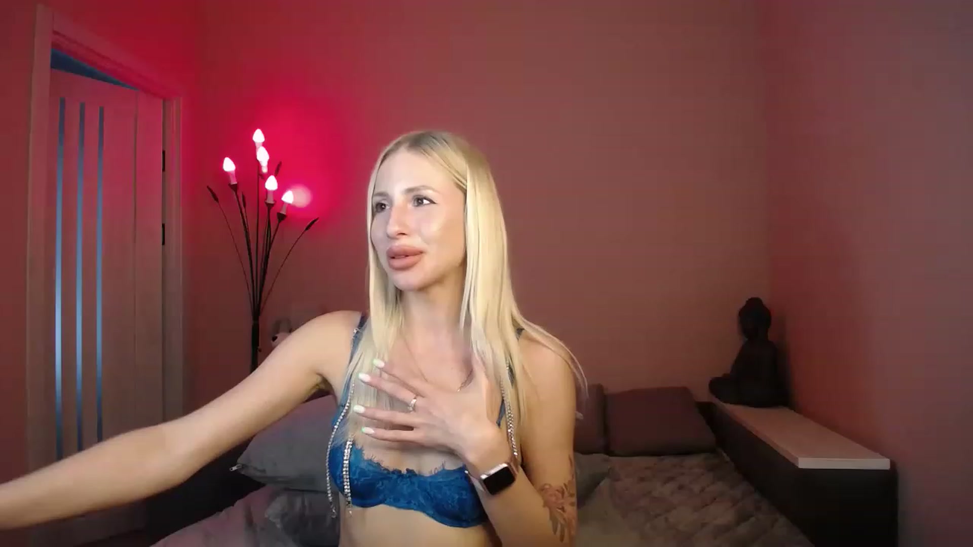 Gallery image thumbnail from KimKalash's myfreecams stream on, 07/10/2023, 13:53 image 10 of 20