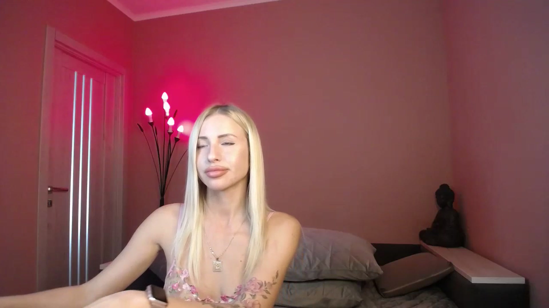 Gallery image thumbnail from KimKalash's myfreecams stream on, 07/11/2023, 10:18 image 8 of 20