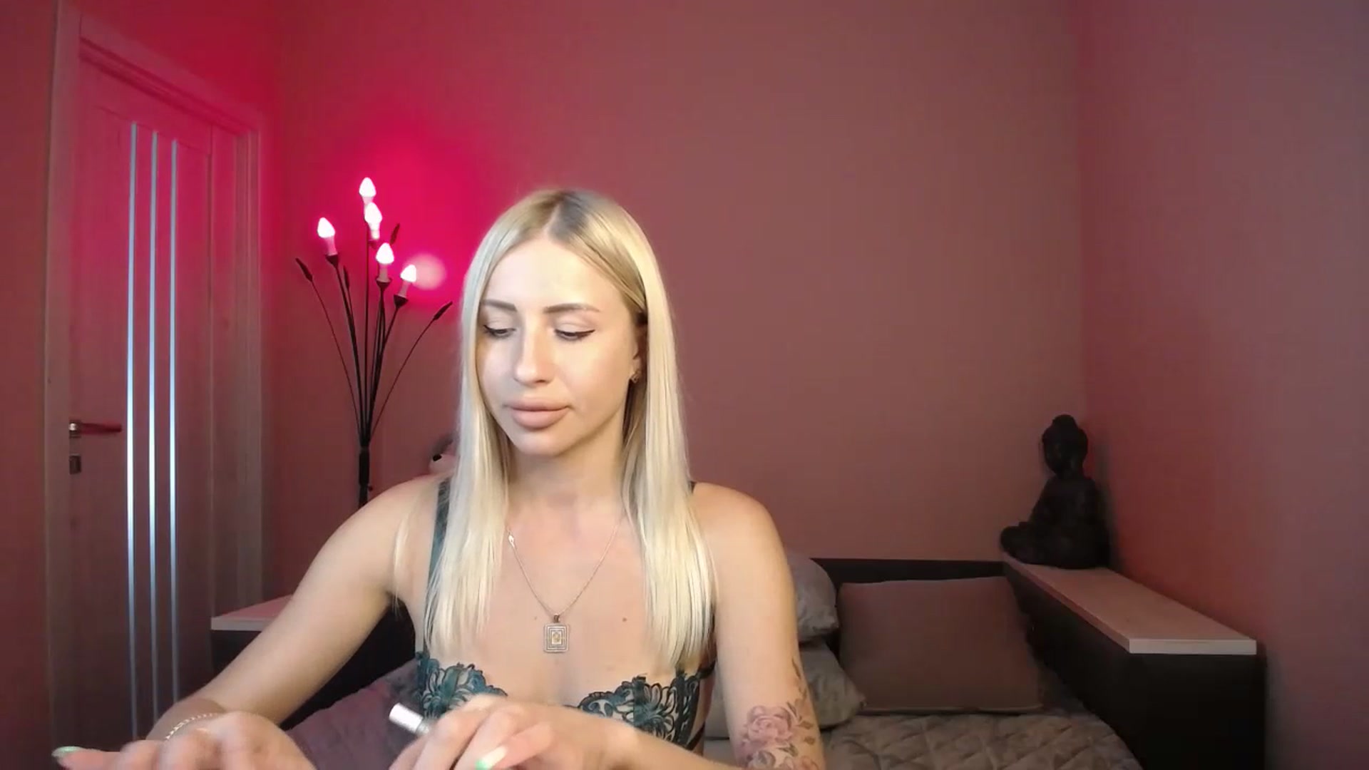 Gallery image thumbnail from KimKalash's myfreecams stream on, 07/19/2023, 10:58 image 8 of 20