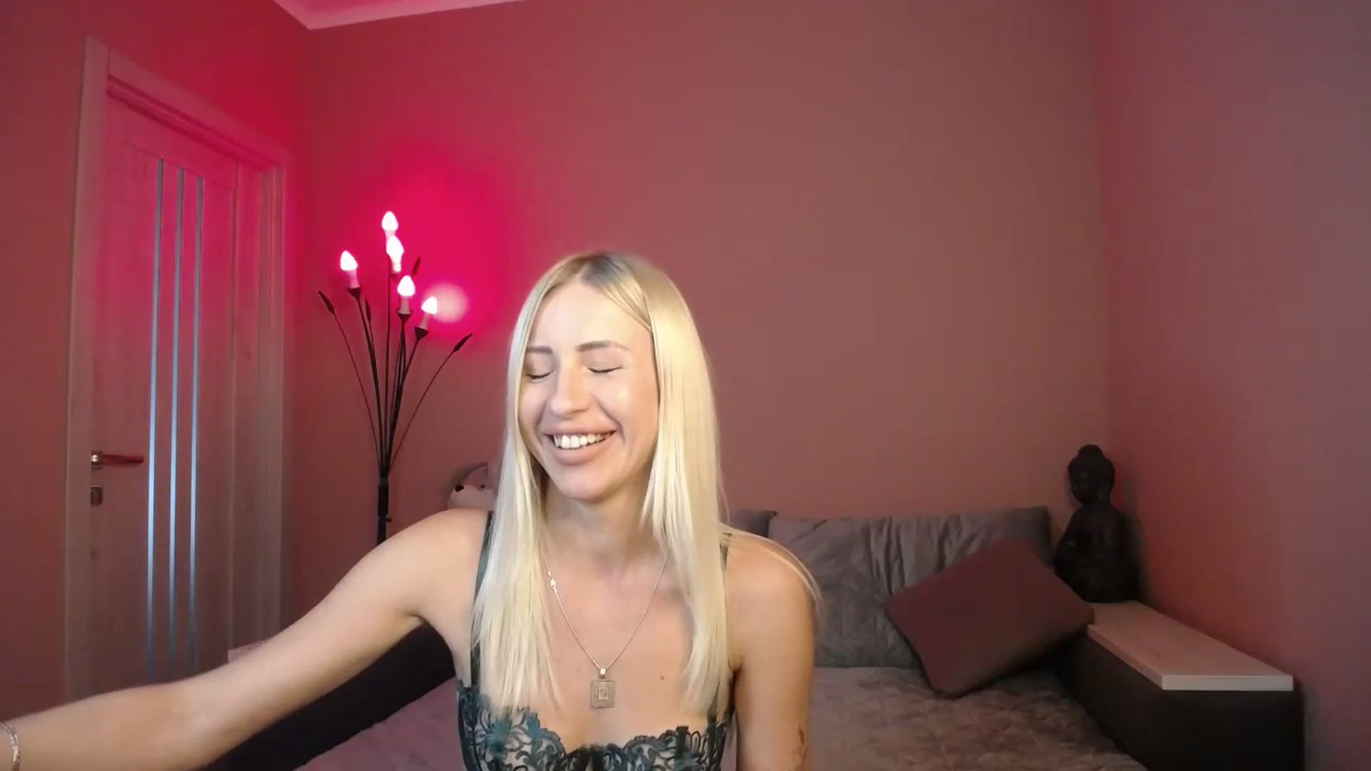 Gallery image thumbnail from KimKalash's myfreecams stream on, 07/19/2023, 13:04 image 2 of 20