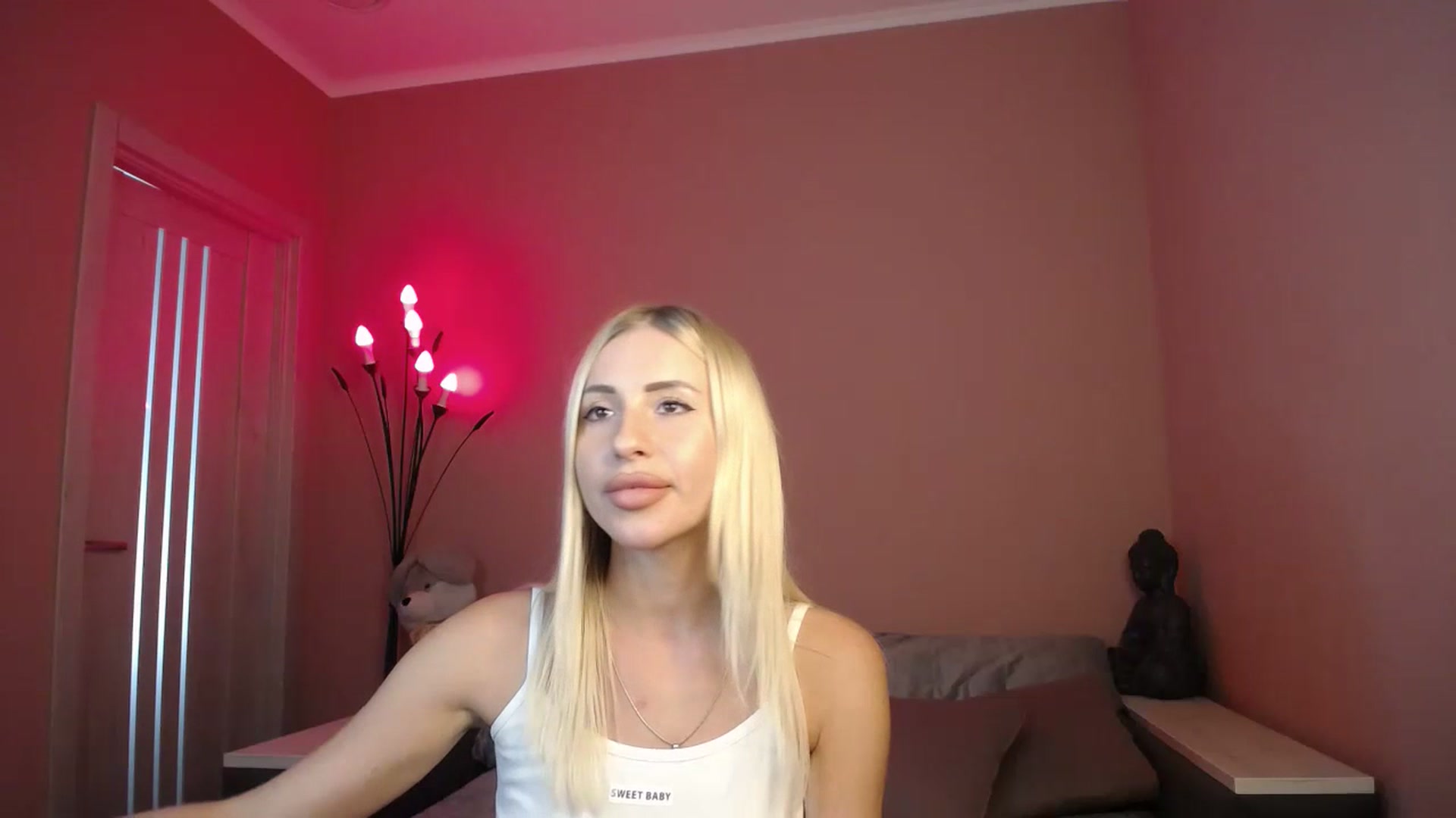 Gallery image thumbnail from KimKalash's myfreecams stream on, 07/21/2023, 11:39 image 17 of 20