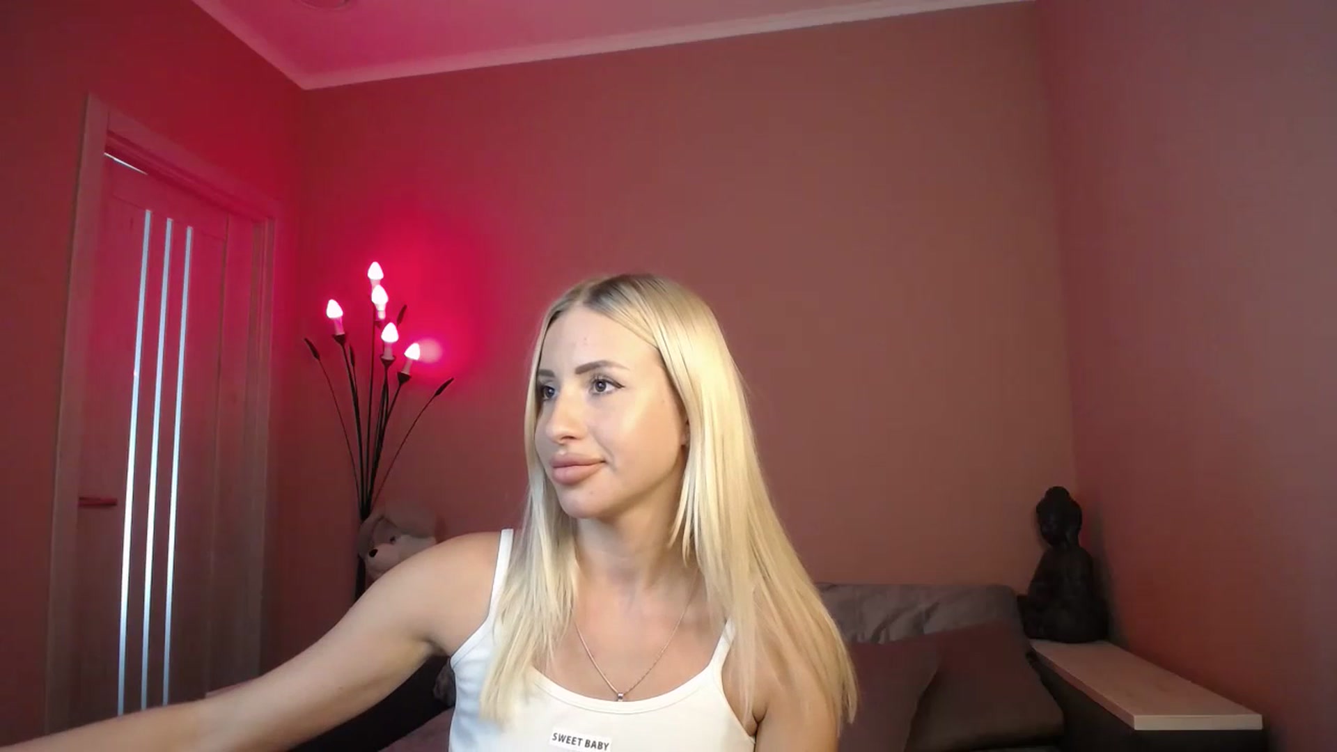 Gallery image thumbnail from KimKalash's myfreecams stream on, 07/21/2023, 11:39 image 14 of 20