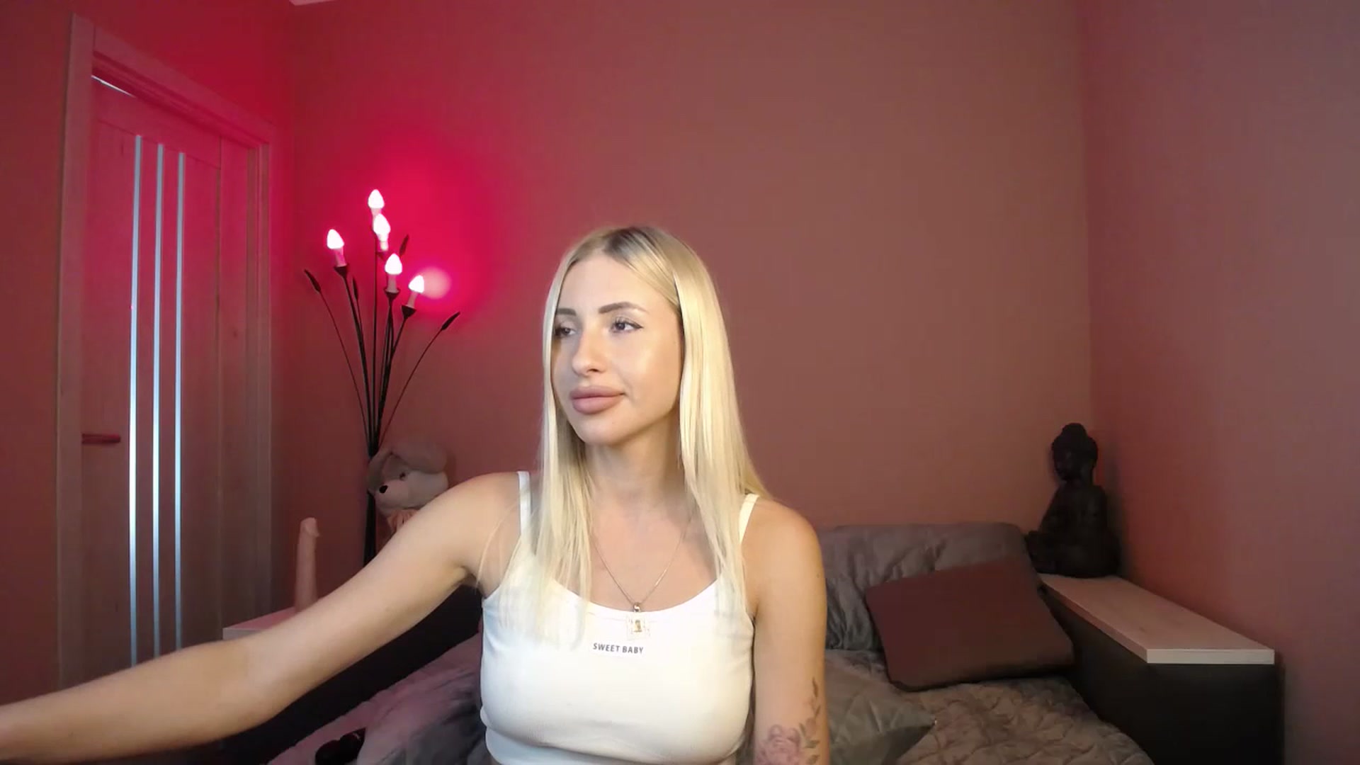 Gallery image thumbnail from KimKalash's myfreecams stream on, 07/21/2023, 12:57 image 17 of 20