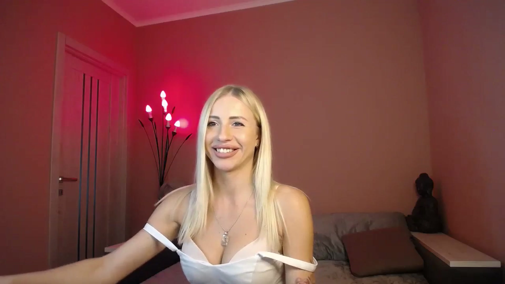 Gallery image thumbnail from KimKalash's myfreecams stream on, 07/22/2023, 09:20 image 17 of 20