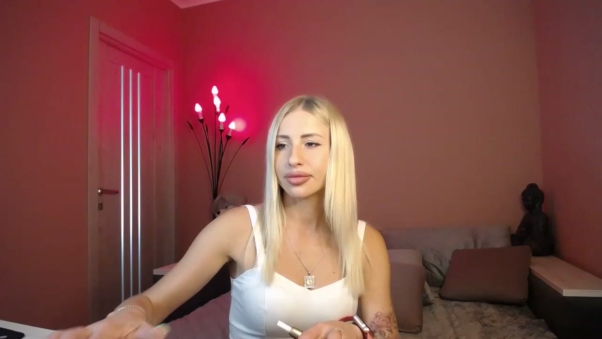 Gallery image thumbnail from KimKalash's myfreecams stream on, 07/22/2023, 11:46 image 17 of 20