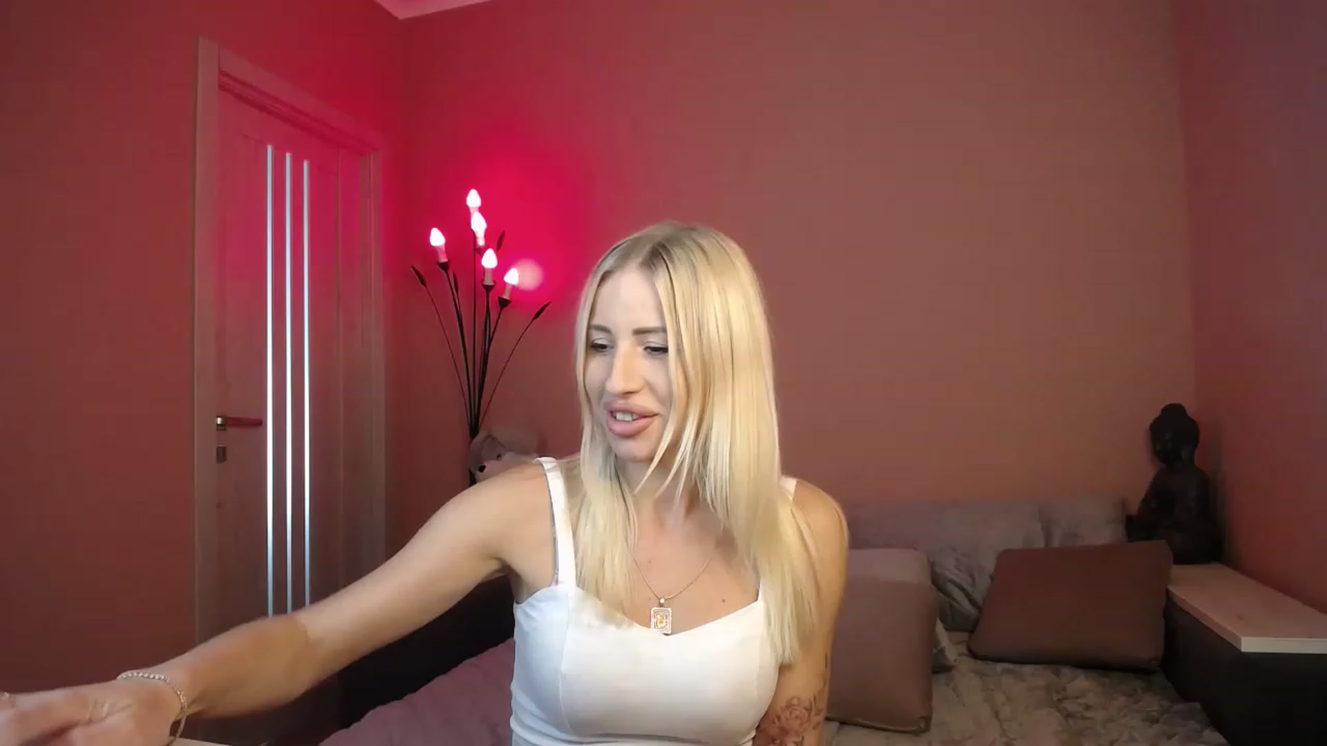 Gallery image thumbnail from KimKalash's myfreecams stream on, 07/22/2023, 11:46 image 6 of 20