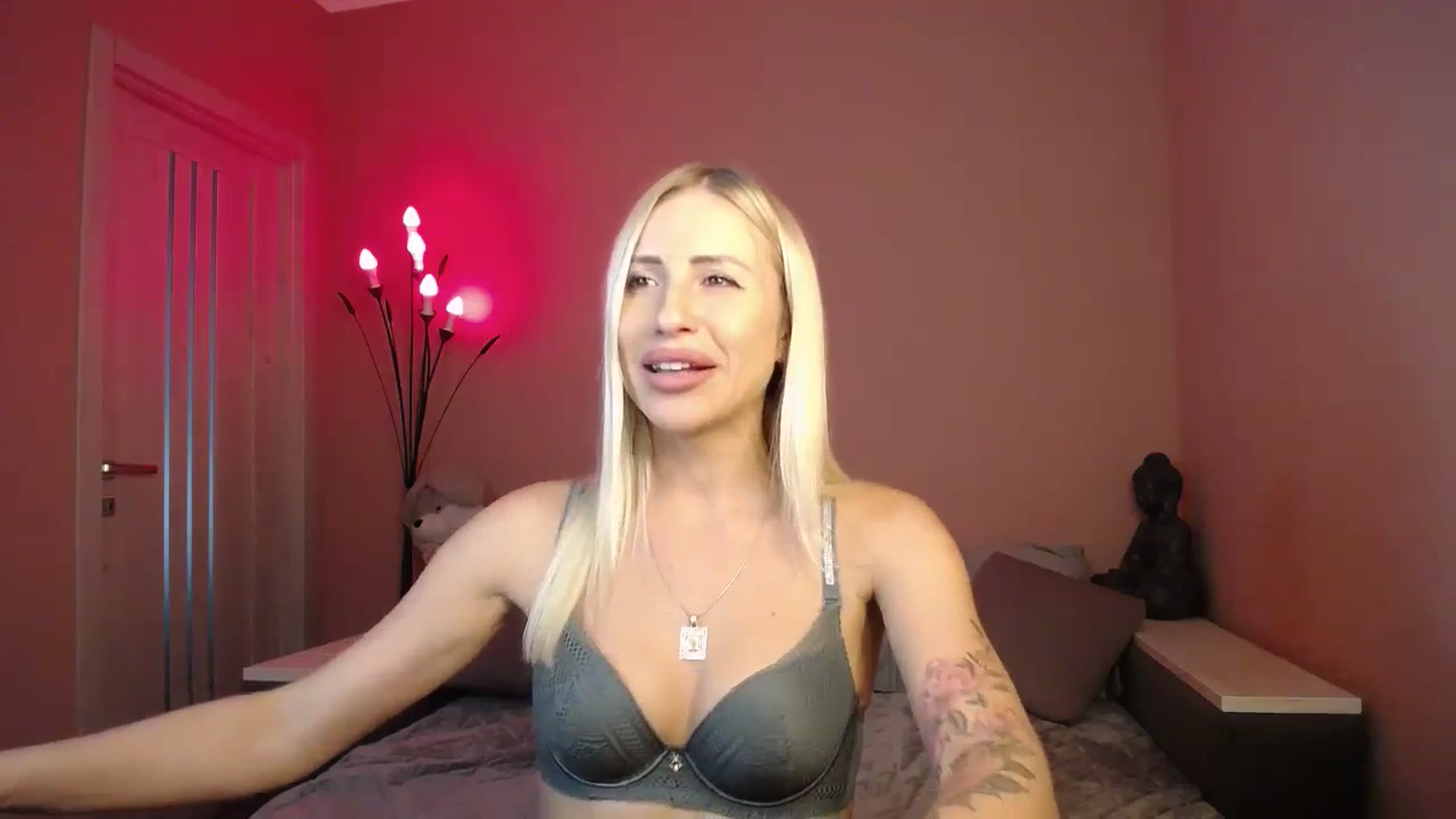 Gallery image thumbnail from KimKalash's myfreecams stream on, 07/23/2023, 12:31 image 5 of 20
