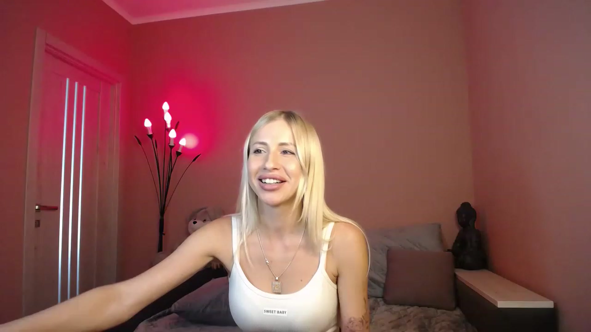 Gallery image thumbnail from KimKalash's myfreecams stream on, 07/25/2023, 11:42 image 3 of 20