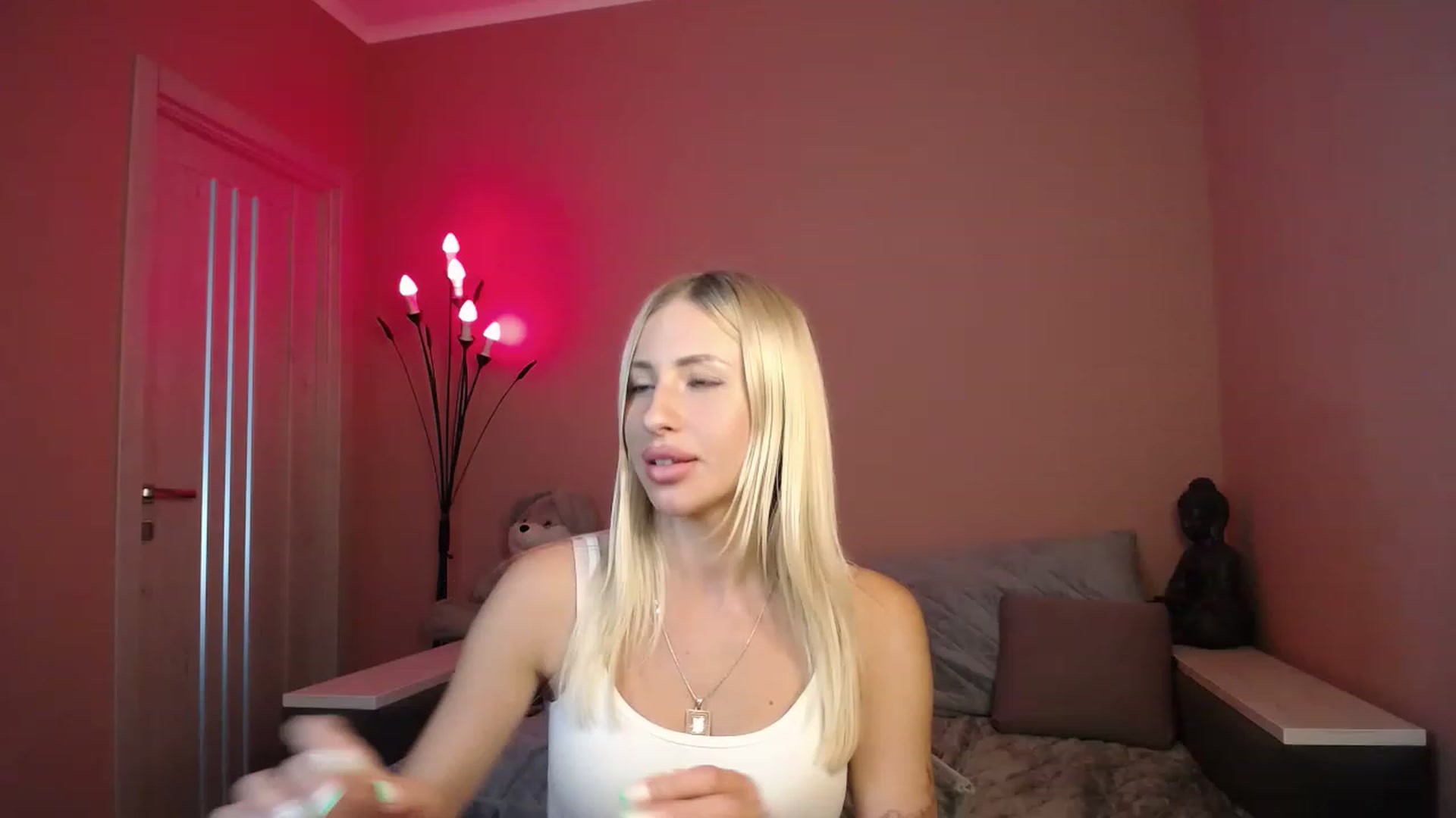 Gallery image thumbnail from KimKalash's myfreecams stream on, 07/25/2023, 13:47 image 3 of 20