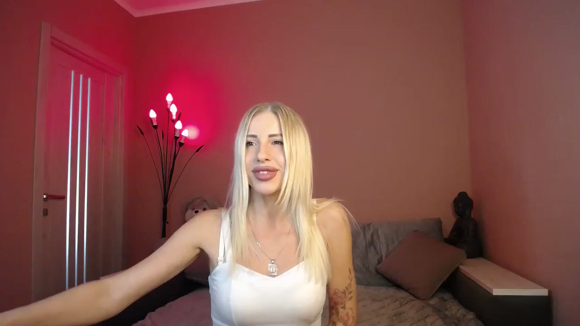 Gallery image thumbnail from KimKalash's myfreecams stream on, 07/29/2023, 09:08 image 11 of 20