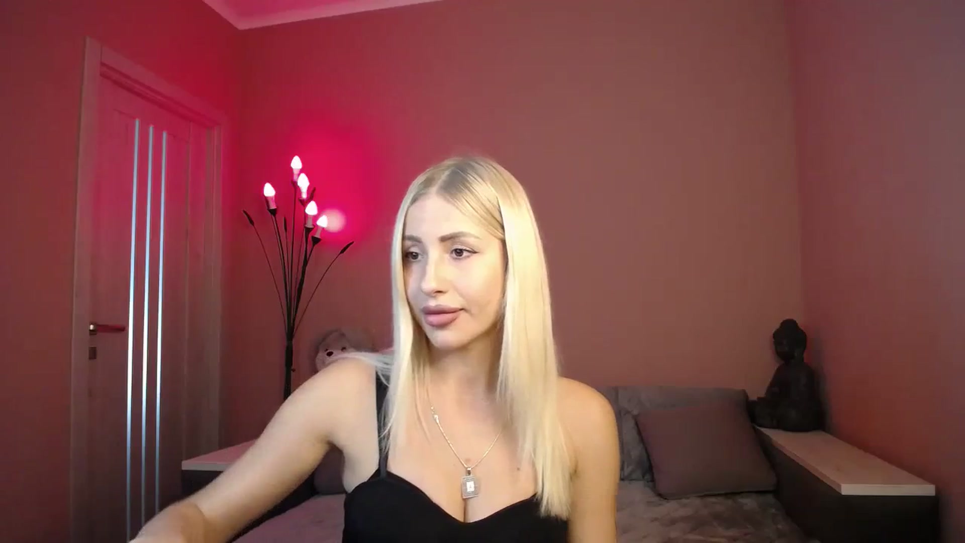Gallery image thumbnail from KimKalash's myfreecams stream on, 07/31/2023, 08:40 image 5 of 20