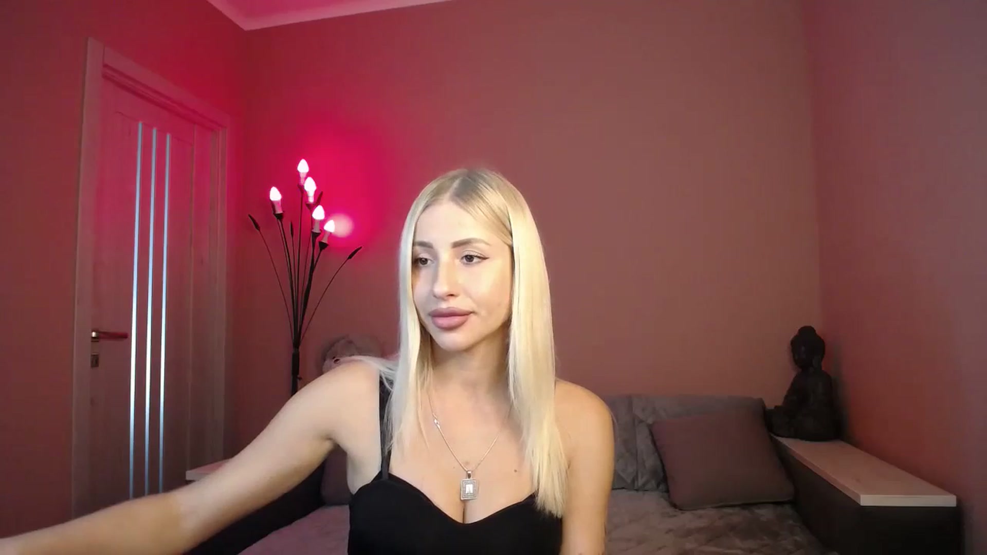 Gallery image thumbnail from KimKalash's myfreecams stream on, 07/31/2023, 08:40 image 2 of 20