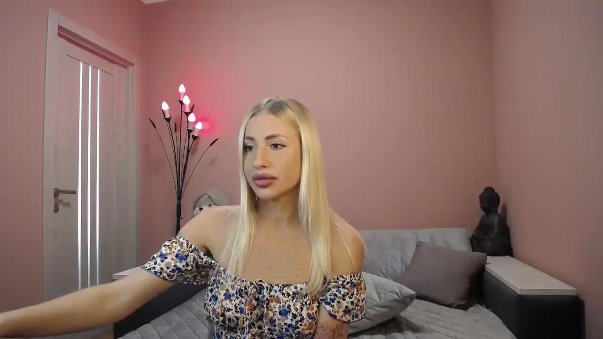 Gallery image thumbnail from KimKalash's myfreecams stream on, 08/04/2023, 09:50 image 2 of 20
