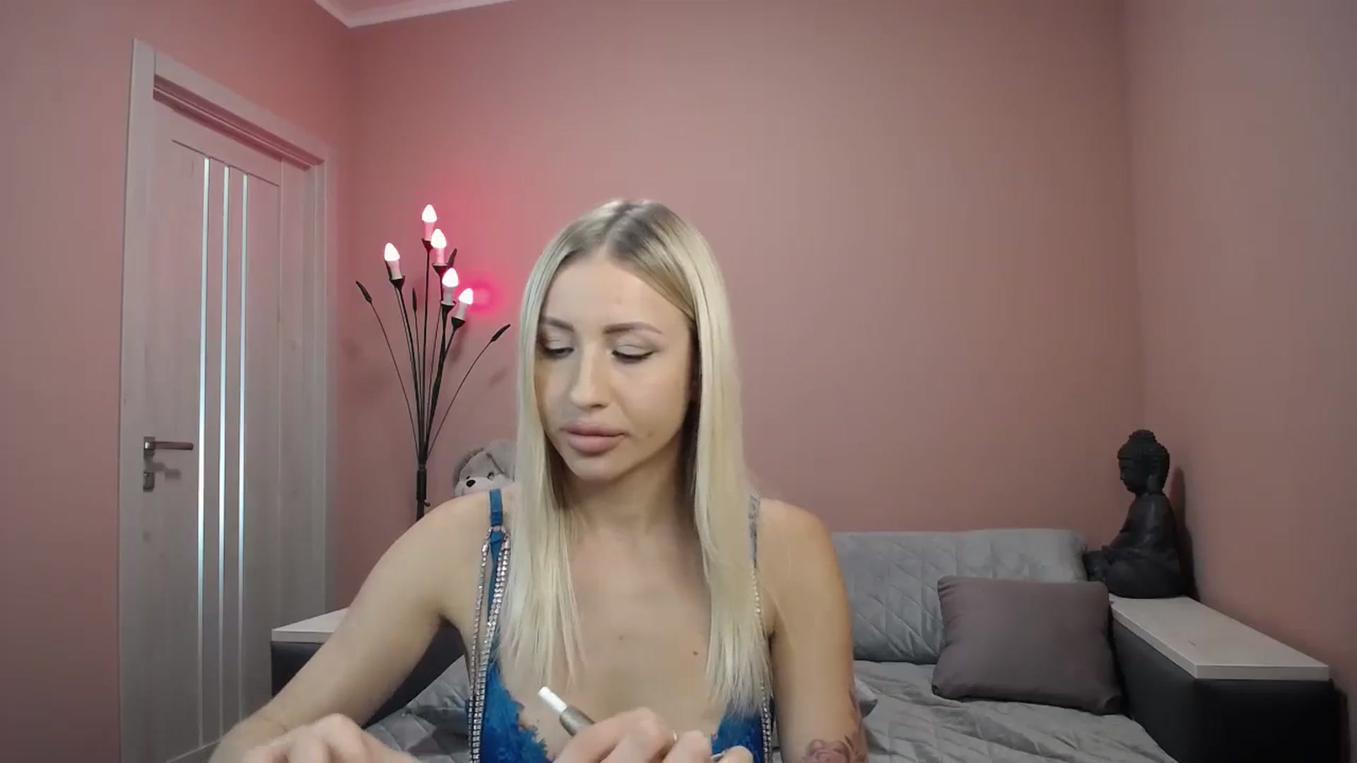Gallery image thumbnail from KimKalash's myfreecams stream on, 08/05/2023, 11:35 image 8 of 20