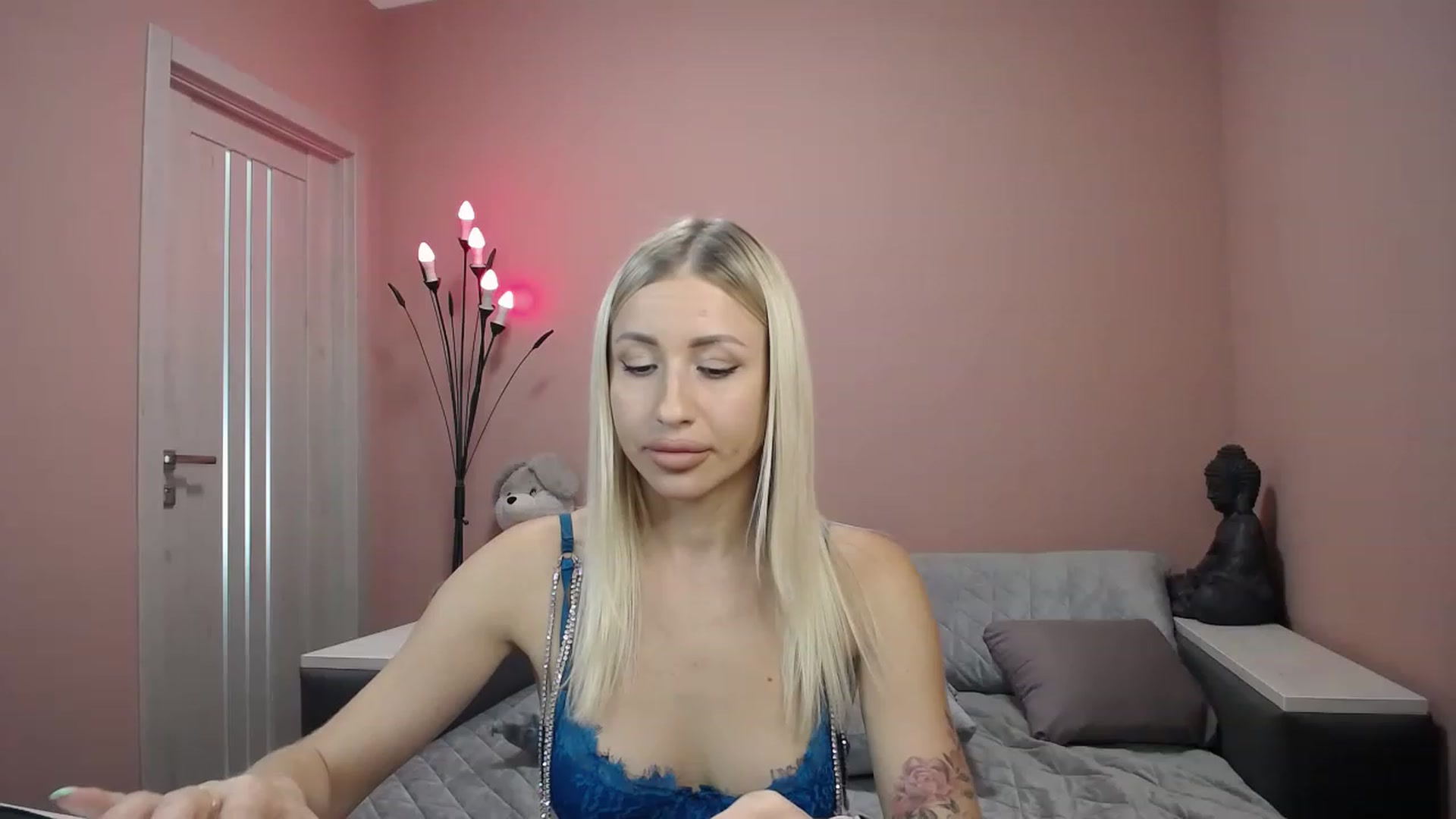 Gallery image thumbnail from KimKalash's myfreecams stream on, 08/05/2023, 12:42 image 11 of 20