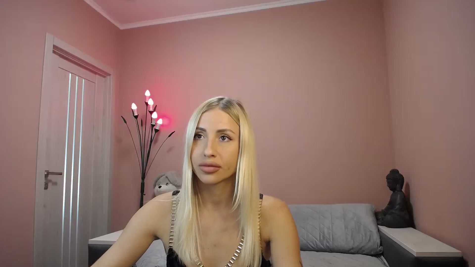 Gallery image thumbnail from KimKalash's myfreecams stream on, 08/06/2023, 10:26 image 7 of 20