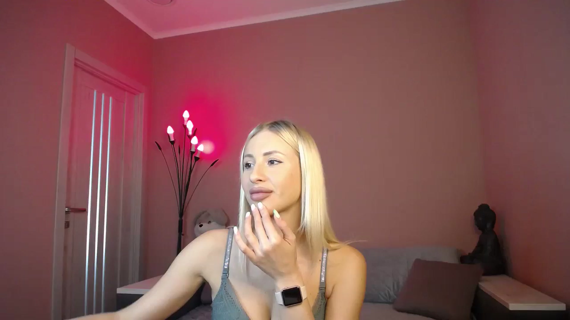 Gallery image thumbnail from KimKalash's myfreecams stream on, 08/07/2023, 08:41 image 7 of 20