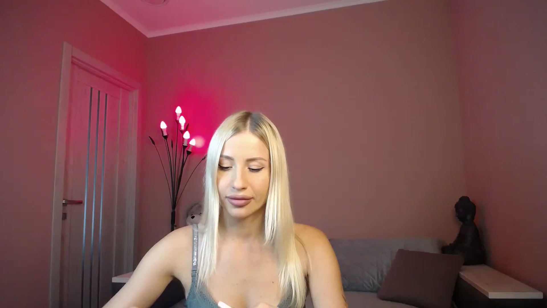 Gallery image thumbnail from KimKalash's myfreecams stream on, 08/07/2023, 08:41 image 11 of 20