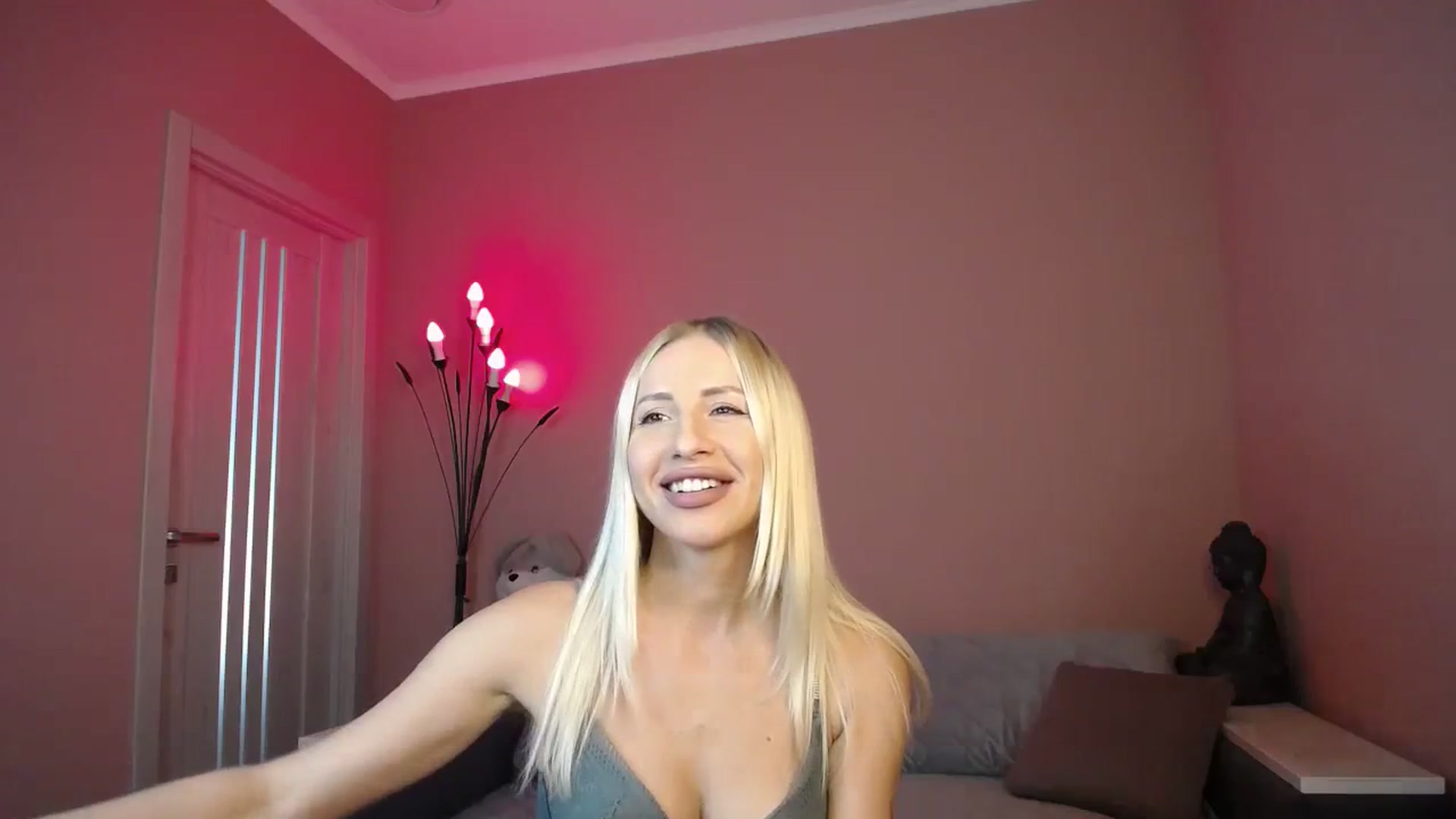 Gallery image thumbnail from KimKalash's myfreecams stream on, 08/07/2023, 08:41 image 2 of 20