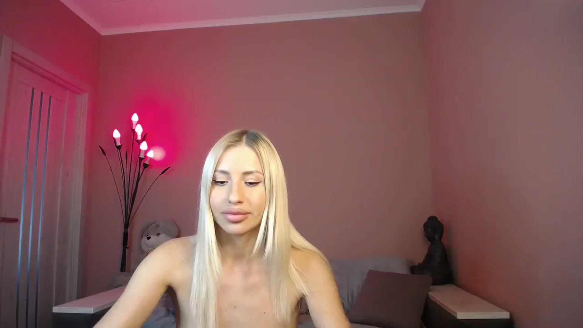 Gallery image thumbnail from KimKalash's myfreecams stream on, 08/07/2023, 11:29 image 8 of 20