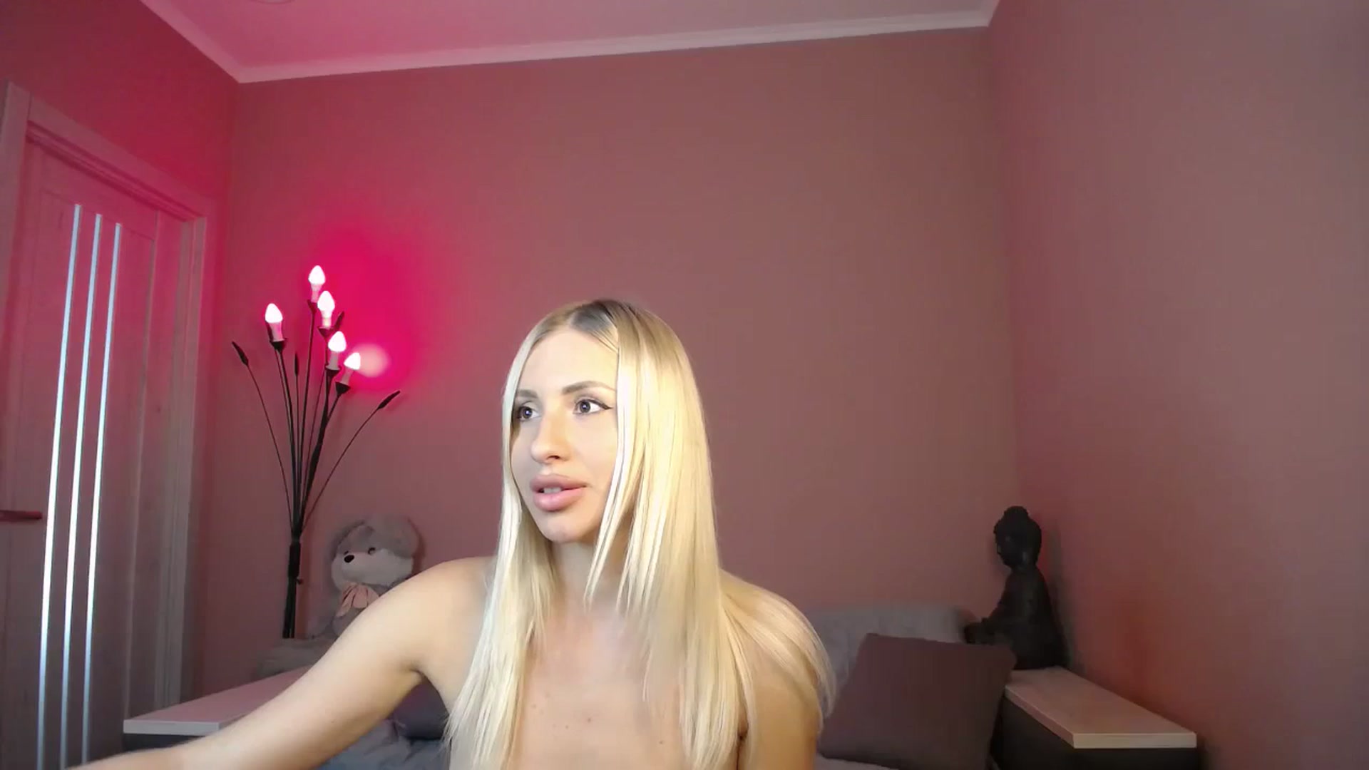 Gallery image thumbnail from KimKalash's myfreecams stream on, 08/07/2023, 11:29 image 9 of 20