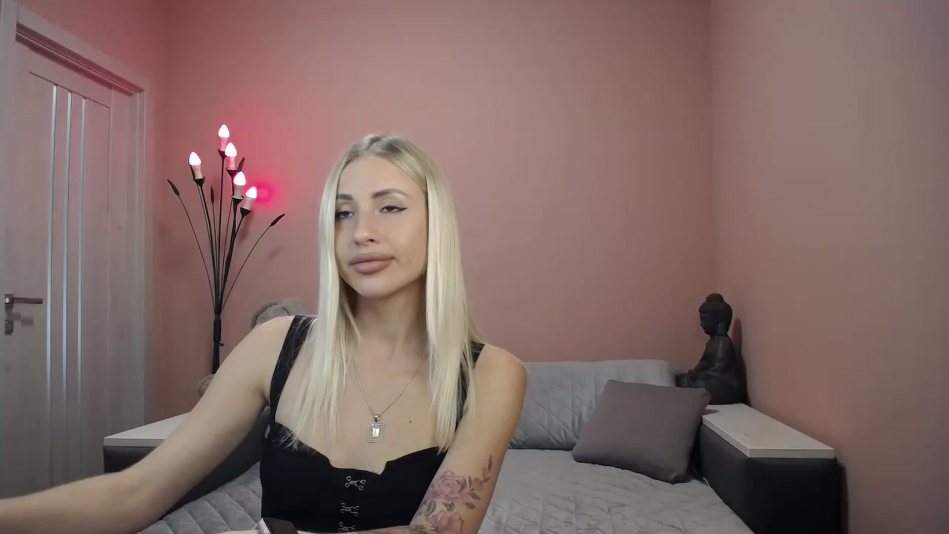 Gallery image thumbnail from KimKalash's myfreecams stream on, 08/08/2023, 08:54 image 15 of 20