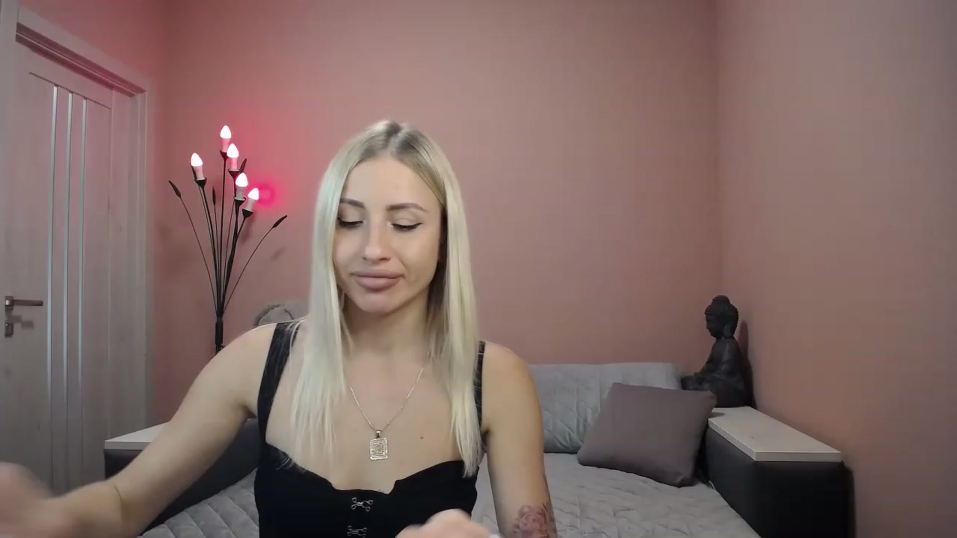 Gallery image thumbnail from KimKalash's myfreecams stream on, 08/08/2023, 08:54 image 16 of 20
