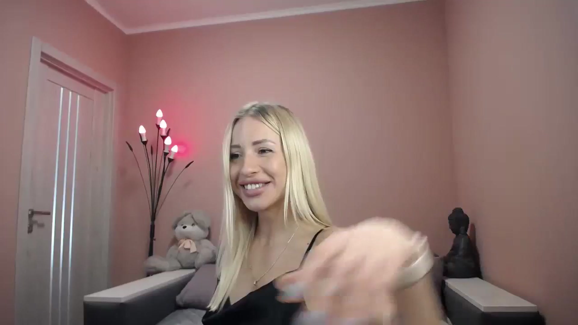 Gallery image thumbnail from KimKalash's myfreecams stream on, 08/11/2023, 09:46 image 20 of 20