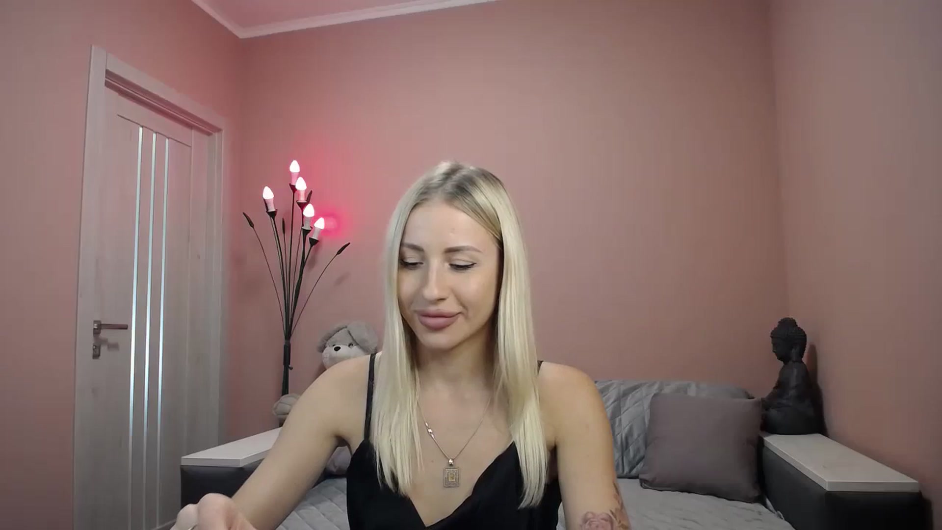 Gallery image thumbnail from KimKalash's myfreecams stream on, 08/11/2023, 09:46 image 15 of 20